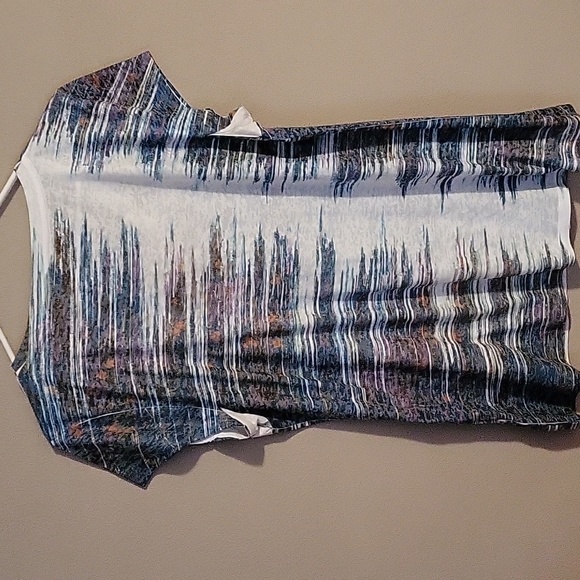 Cute Daisy Fuentes tee. - Picture 4 of 4